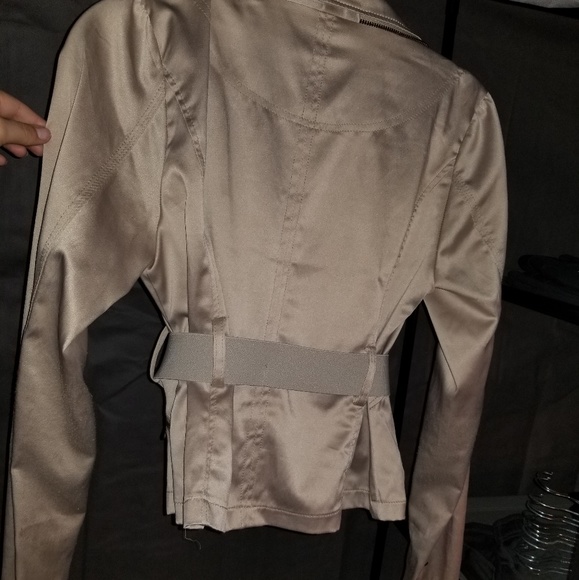 Stylish belt coat - Picture 2 of 3